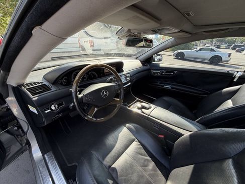 Used 2011 Mercedes-Benz CL 550 4MATIC image 11