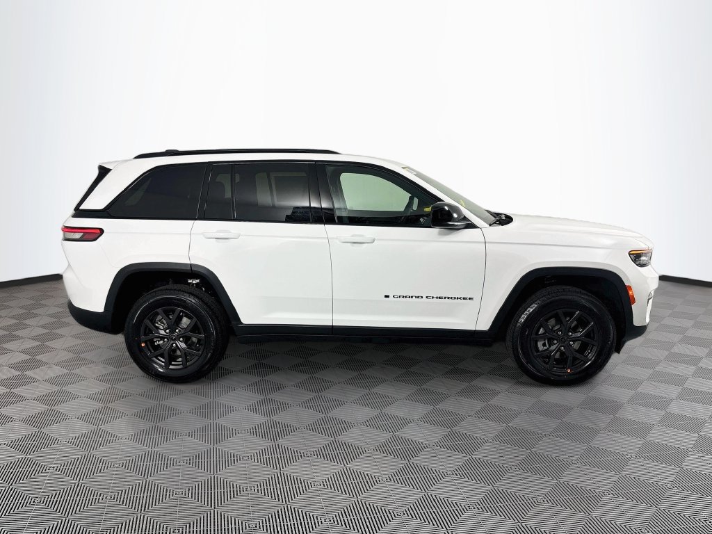 New 2027 Jeep Grand Cherokee Laredo X AWD/4WD image 6