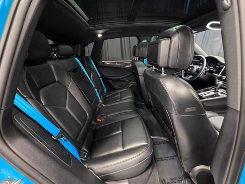 Used 2023 Porsche Macan image 40