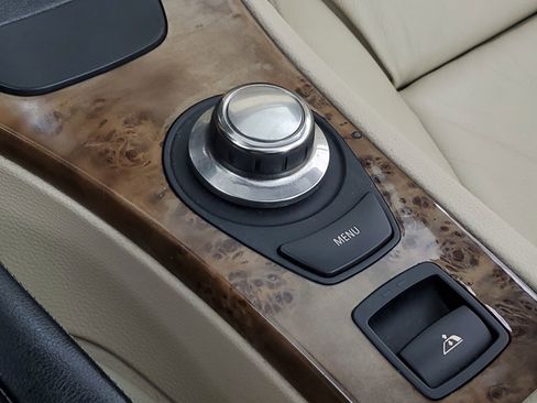 Used 2007 BMW 335i Convertible image 32