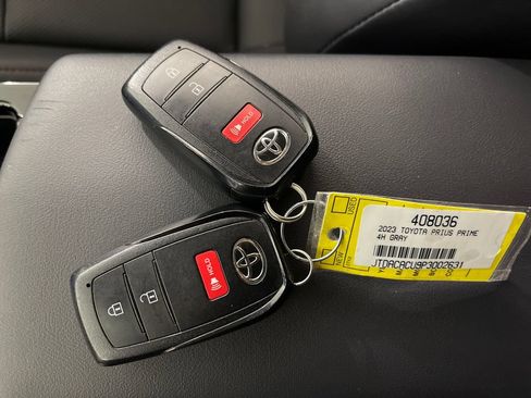 Used 2023 Toyota Prius Prime FWD image 26