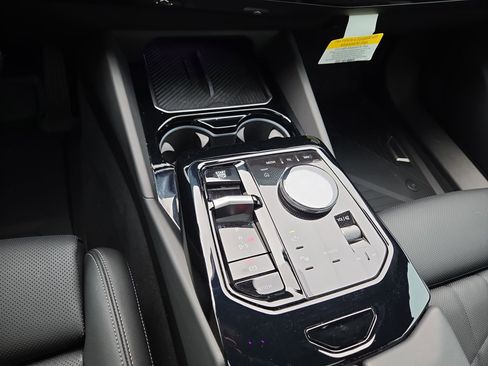 Certified 2025 BMW 530i xDrive image 22