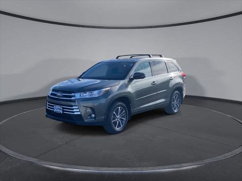 Certified 2019 Toyota Highlander XLE image 5