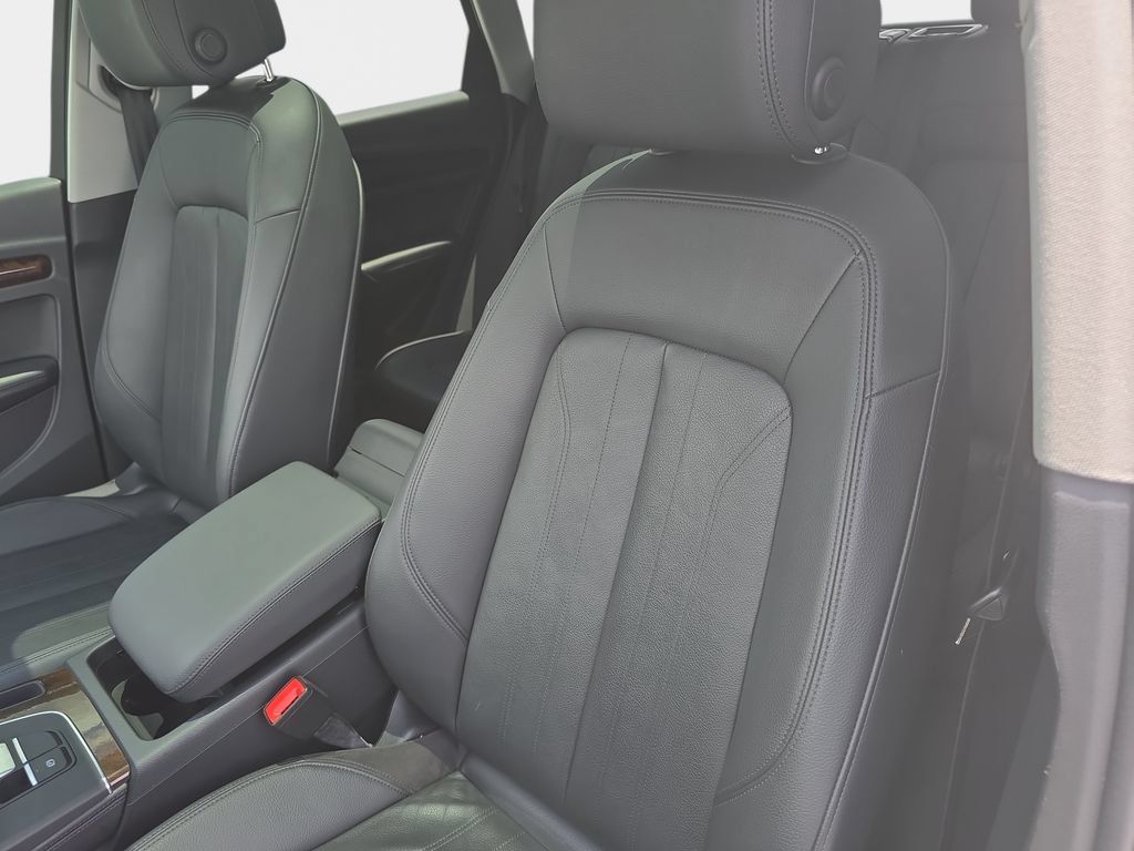 Used 2020 Audi Q5 Premium Plus w/ Premium Plus Package AWD/4WD image 26