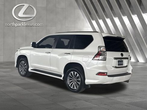 Certified 2020 Lexus GX 460 Luxury w/ Accessory Package image 2