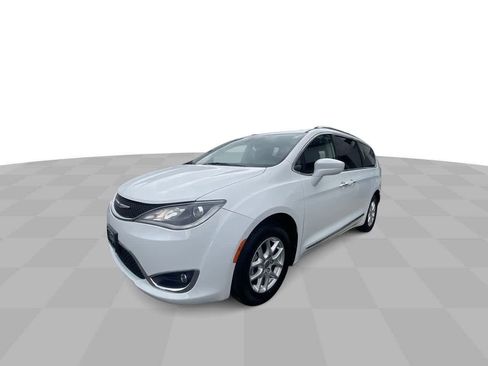 Used 2020 Chrysler Pacifica Touring-L image 1