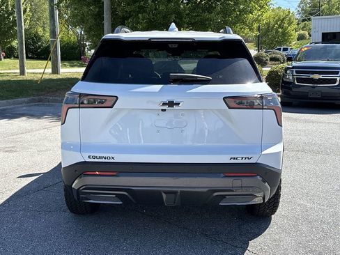 New 2026 Chevrolet Equinox ACTIV w/ Convenience Package III FWD image 8