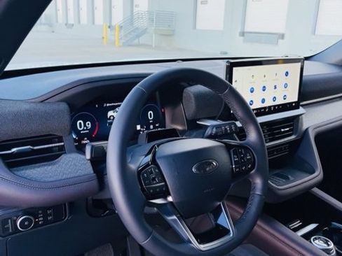 New 2025 Ford Explorer Platinum image 12