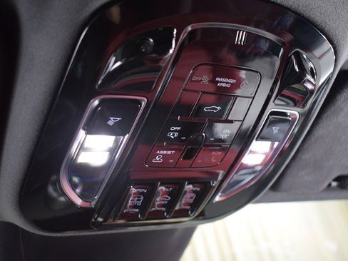 New 2025 Maserati Grecale Folgore image 38