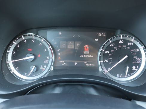 Used 2022 Toyota Highlander XLE AWD/4WD image 26