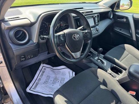 Used 2018 Toyota RAV4 XLE FWD image 13