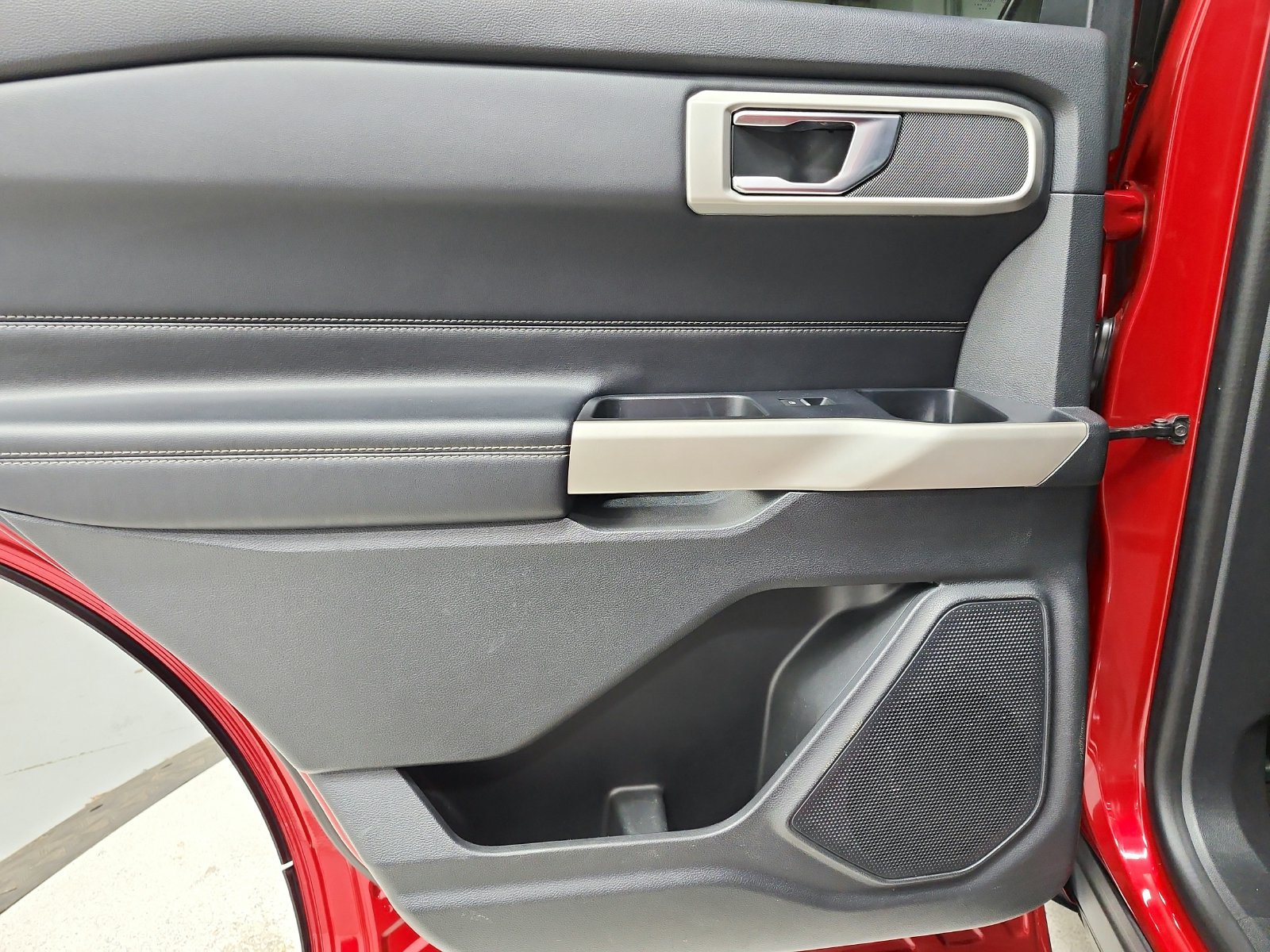 Used 2021 Ford Explorer XLT RWD image 36