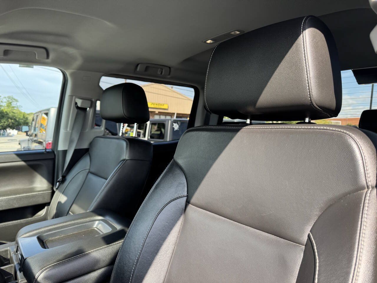 Used 2019 GMC Sierra 2500 SLT w/ Duramax Plus Package AWD/4WD image 19