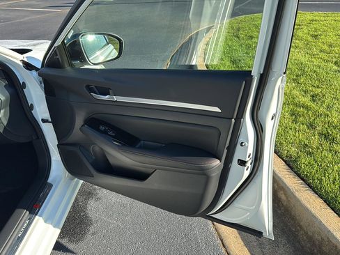 New 2025 Nissan Altima 2.5 SR w/ SR Premium Package image 12