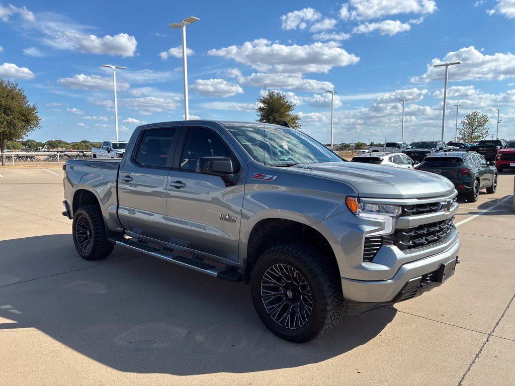 Used 2024 Chevrolet Silverado 1500 RST w/ Z71 Off-Road Package AWD/4WD image 5