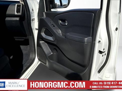 Used 2022 Nissan Frontier SV RWD image 27