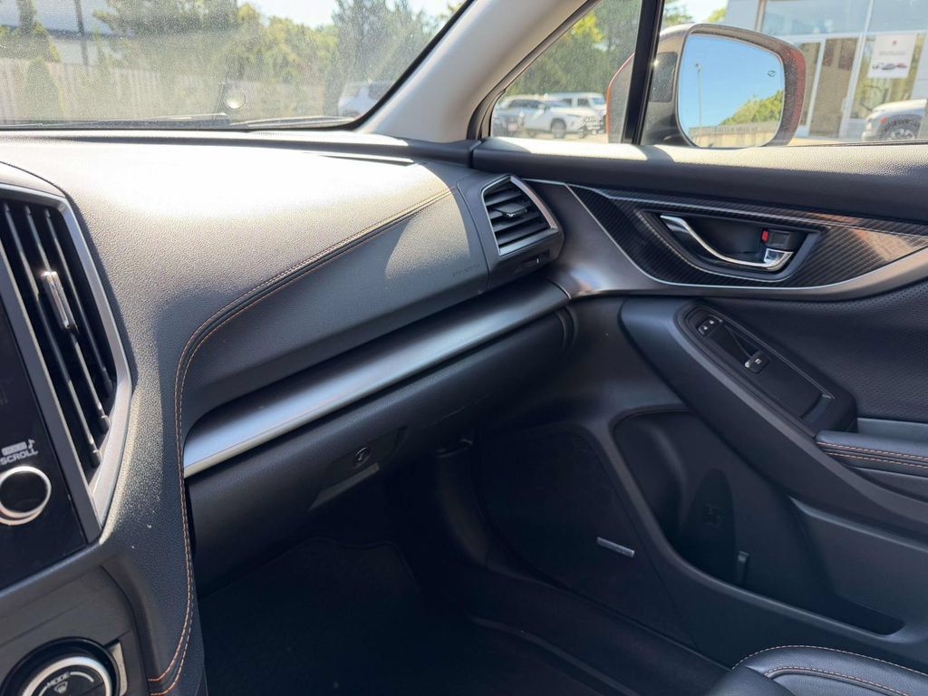 Used 2020 Subaru Crosstrek 2.0i Limited w/ Moonroof Package w/Navigation AWD/4WD image 29