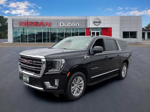Certified 2022 GMC Yukon XL SLT w/ SLT Premium Package AWD/4WD image 1
