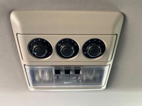 Used 2013 Land Rover LR4 HSE image 33