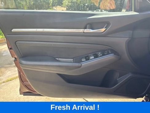 Used 2023 Nissan Altima 2.5 SL FWD image 13