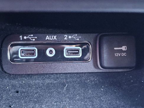 Used 2020 Jeep Grand Cherokee Altitude image 16