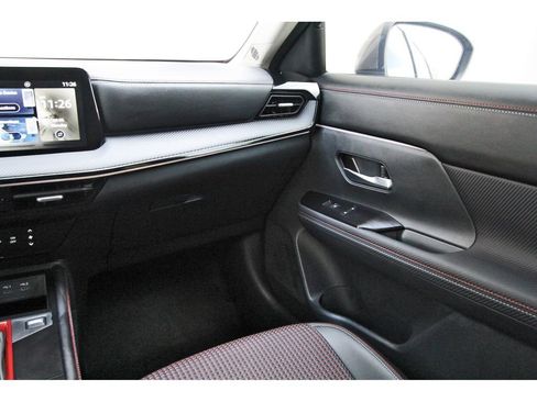Used 2025 Nissan Kicks SR AWD/4WD image 10
