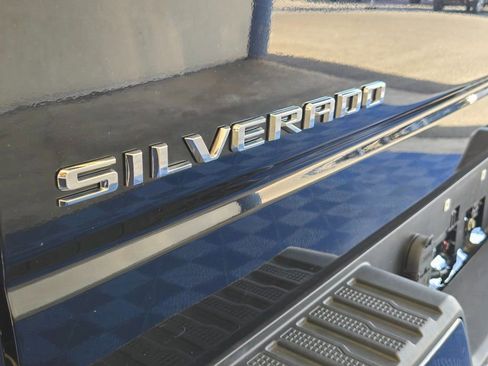 Used 2020 Chevrolet Silverado 1500 LT Trail Boss image 15