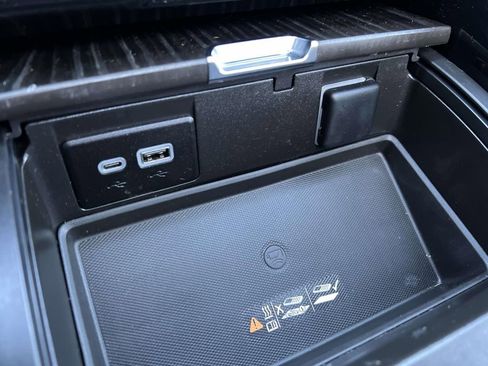 Used 2023 GMC Yukon Denali image 30