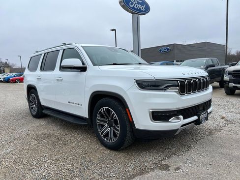 Used 2022 Jeep Wagoneer Series III image 2