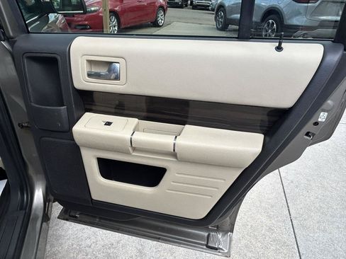 Used 2013 Ford Flex SEL FWD image 16
