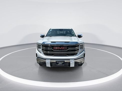 New 2026 GMC Sierra 1500 SLT AWD/4WD image 3
