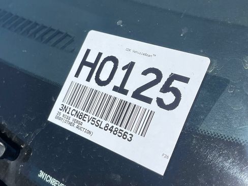 Used 2025 Nissan Versa SV FWD image 14