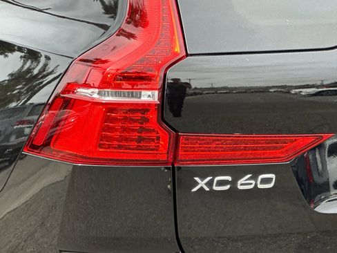 Certified 2023 Volvo XC60 T8 Plus image 35