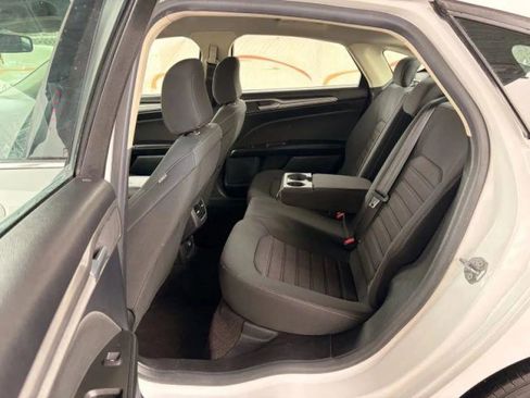 Used 2020 Ford Fusion SE FWD image 16