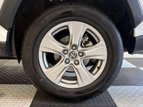 Used 2025 Toyota RAV4 XLE FWD image 11