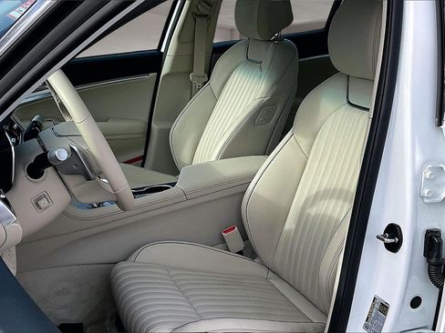 Used 2026 Genesis G70 2.5T Prestige image 21