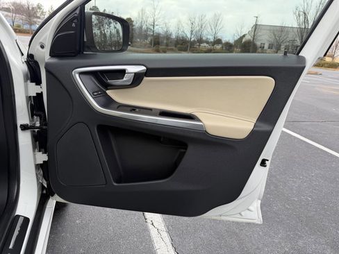 Used 2015 Volvo XC60 T5 Premier Plus image 21