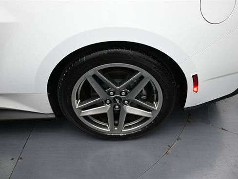 Certified 2025 Ford Mustang Coupe RWD image 20