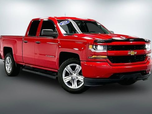 Used 2016 Chevrolet Silverado 1500 Custom w/ Custom Convenience Package AWD/4WD image 1