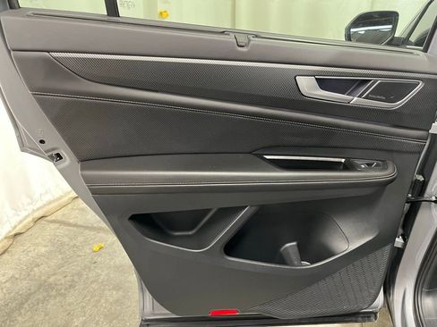 Certified 2025 Volkswagen Atlas Cross Sport SEL Premium R-Line image 23