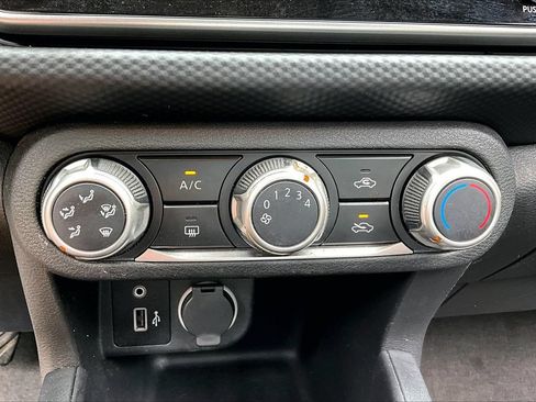 Used 2022 Nissan Kicks S FWD image 24