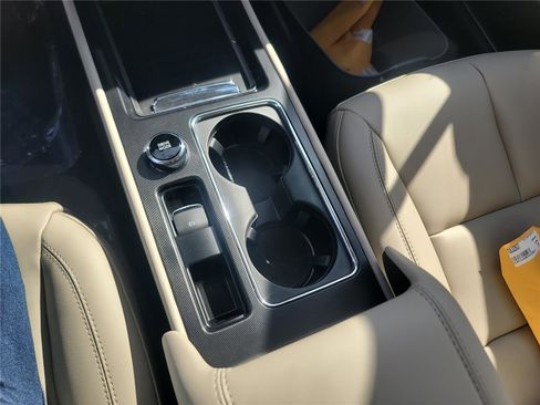 New 2026 Lincoln Corsair Premiere image 24