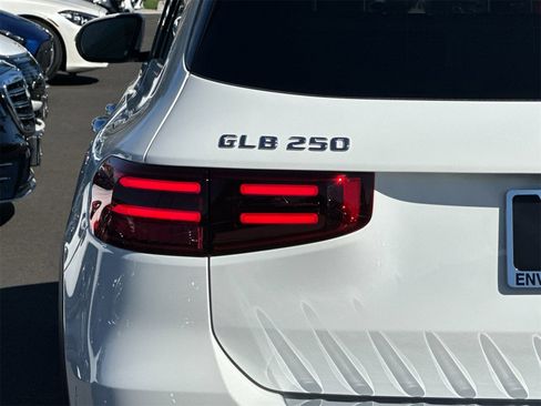 New 2025 Mercedes-Benz GLB 250 4MATIC image 31