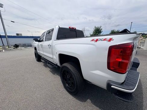 Used 2017 Ford F150 Lariat w/ Equipment Group 502A Luxury AWD/4WD image 40