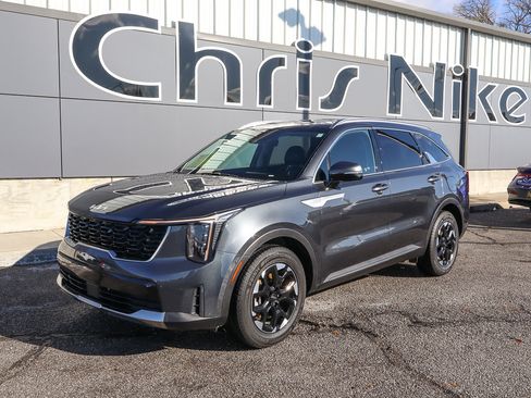 Used 2024 Kia Sorento S image 1