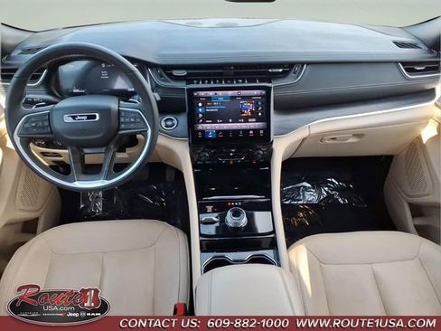 Used 2023 Jeep Grand Cherokee Limited AWD/4WD image 14