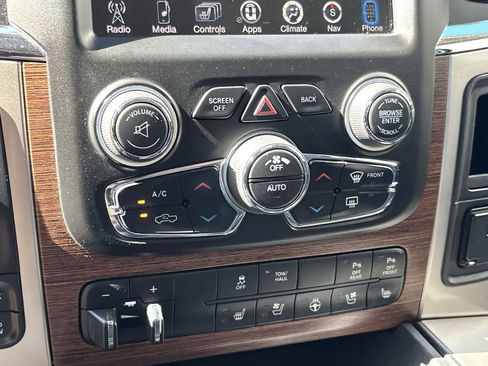 Used 2016 RAM 1500 Laramie w/ Convenience Group AWD/4WD image 27