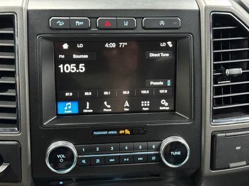 Used 2018 Ford Expedition XLT w/ Equipment Group 202A AWD/4WD image 21