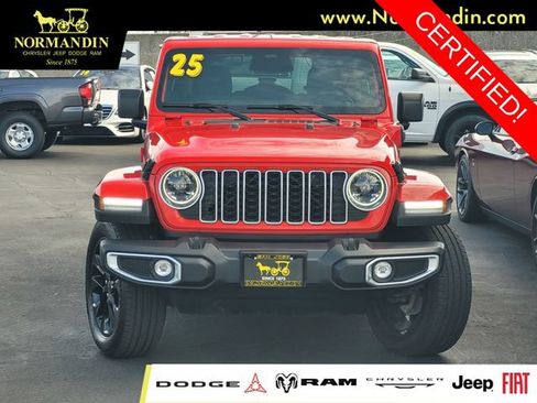 Certified 2025 Jeep Wrangler Unlimited Sahara AWD/4WD image 2