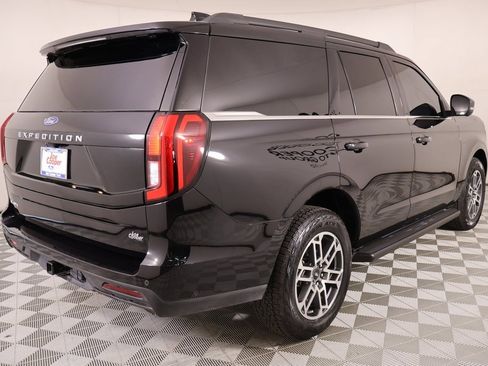 Used 2025 Ford Expedition Active image 24